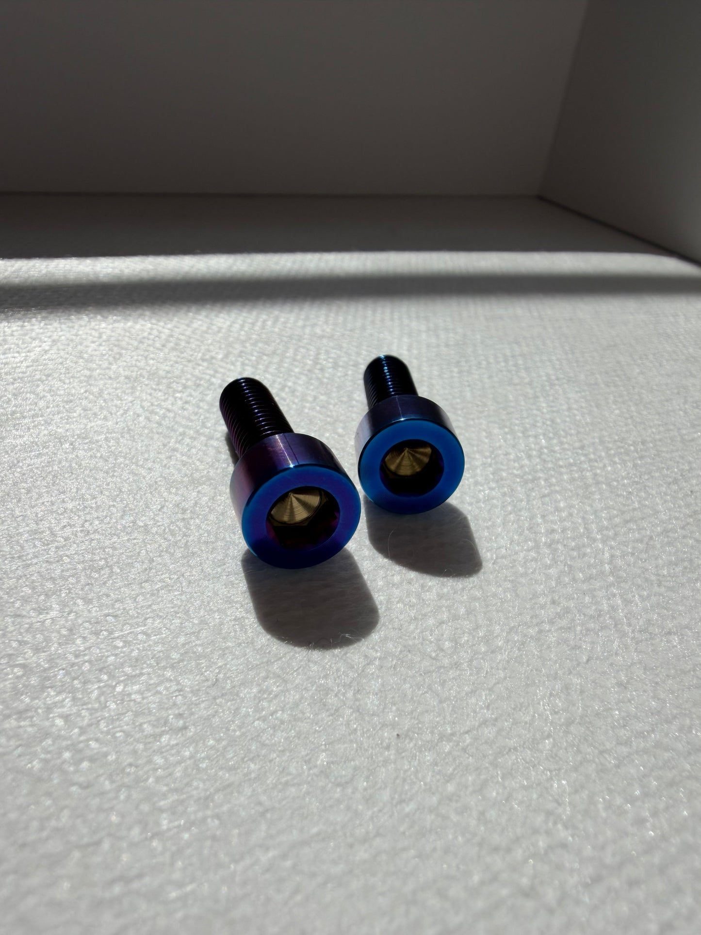 Dominion lever titanium